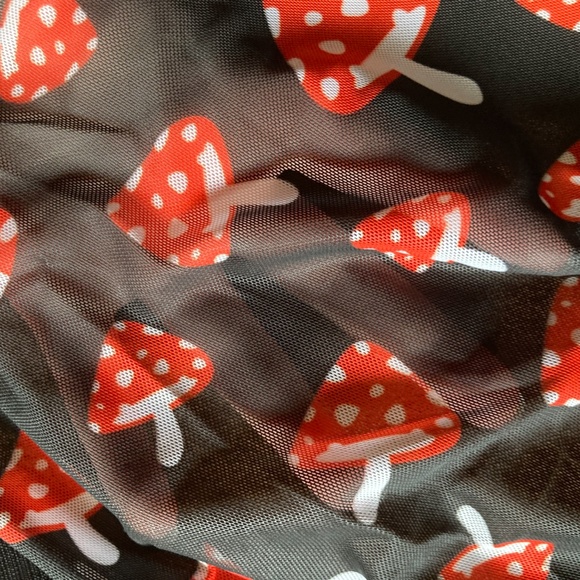 3/$10 SALE Mushroom Print Sarong / Cover Up NWOT - Picture 3 of 4